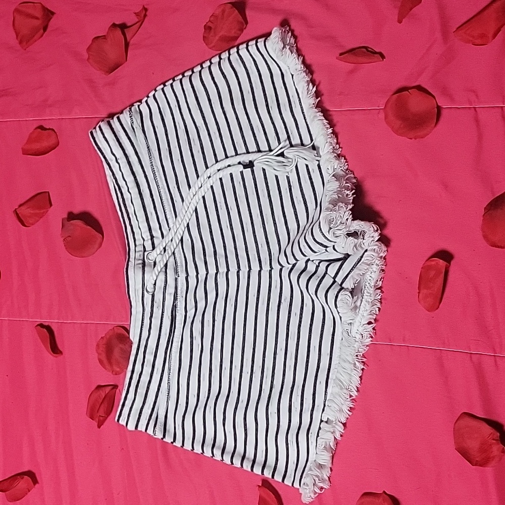 Assorted comfy shorts 😍 - Picture 10 of 12